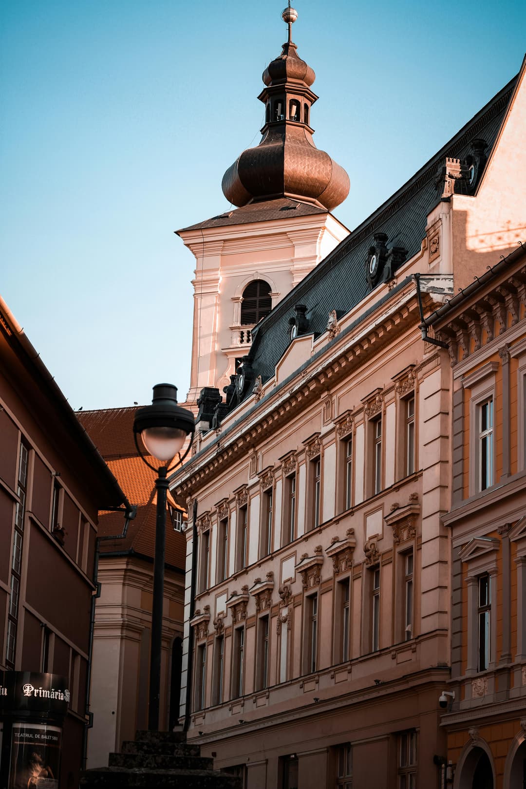 Explorând frumusețea orașelor baroce din România