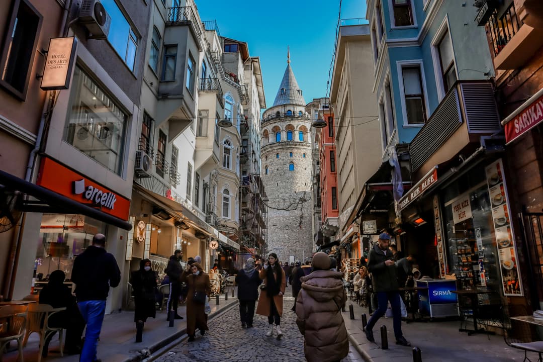 Plimbare urbană cu role și oprire la terase în Oradea