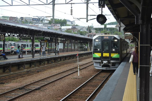 Când un tren întârziat schimbă tot itinerarul