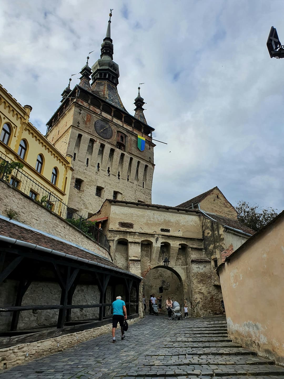 Pe urmele istoriei: castele și conace din România