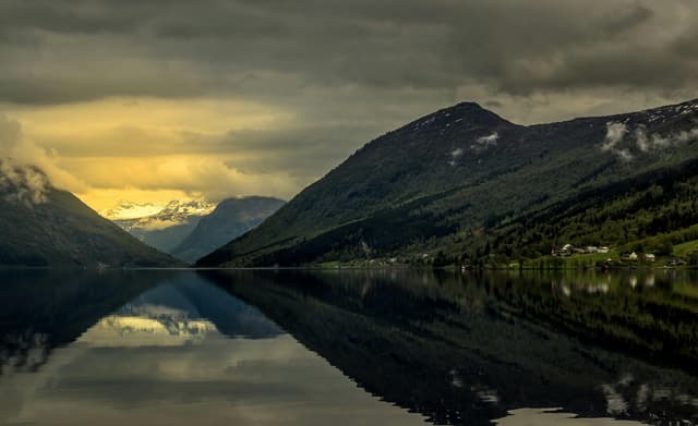Cât de spectaculos e Fiordul Norvegian?