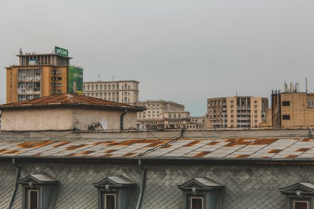 Rooftop-uri cozy cu vedere panoramică spre București