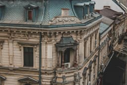 Descoperind frumusețea orașelor istorice din România