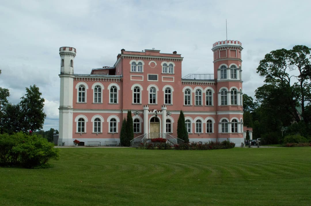 Pe urmele lui Enescu: vizită la vila din Sinaia