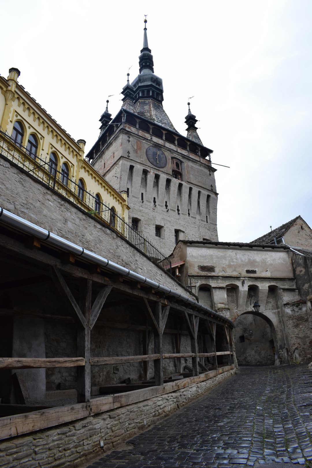 Cetatea Sighișoarei: turnuri, turnători și ceterași