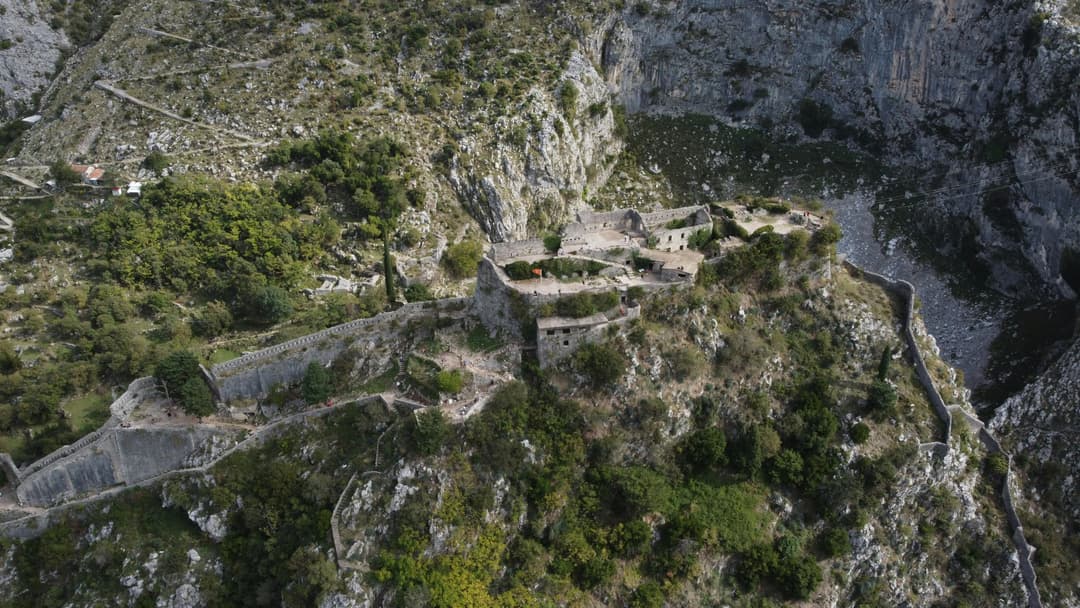 Descoperind frumusețea orașelor fortificate din România