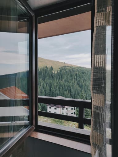 Vacanță la munte: cele mai frumoase cabane din Carpați