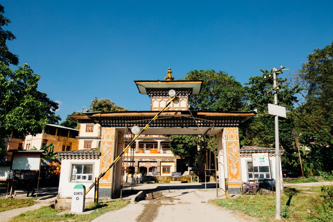 Cum vizitezi Bhutan fără să fii turist standard