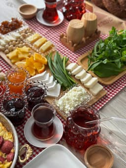 Rulote gourmet locale: mic dejun pe roți