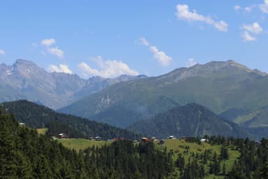 Vacanțe la munte în cabane pitorești din Carpați