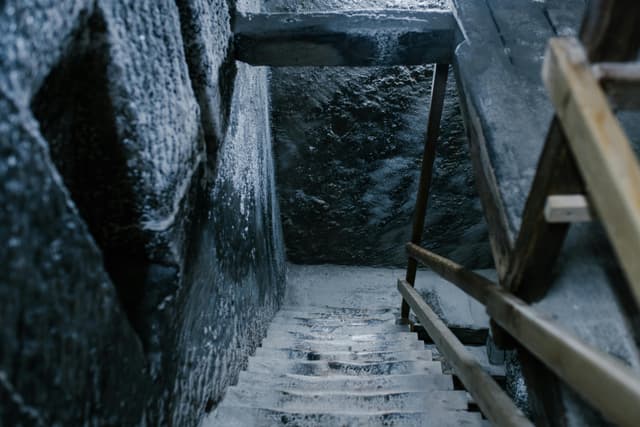 Explorarea Salinei Turda: istorie subterană