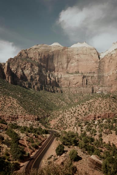 Campinguri rustice cu peisaj spectaculos în Carpați