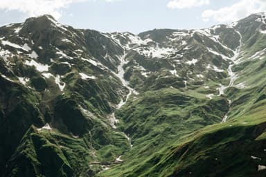 Păduri virgine și trasee neamenajate pentru exploratori