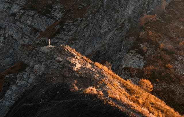 Cățărare la răsărit în stâncile Cheilor Turzii