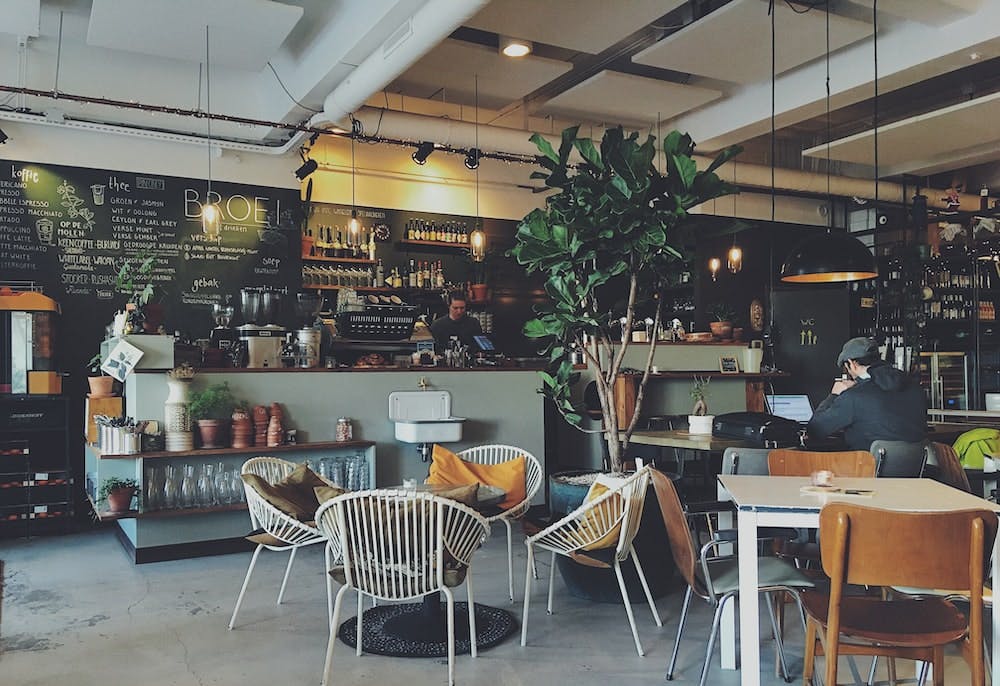 Cele mai bune cafenele din București: o călătorie prin lumea cafelei de specialitate