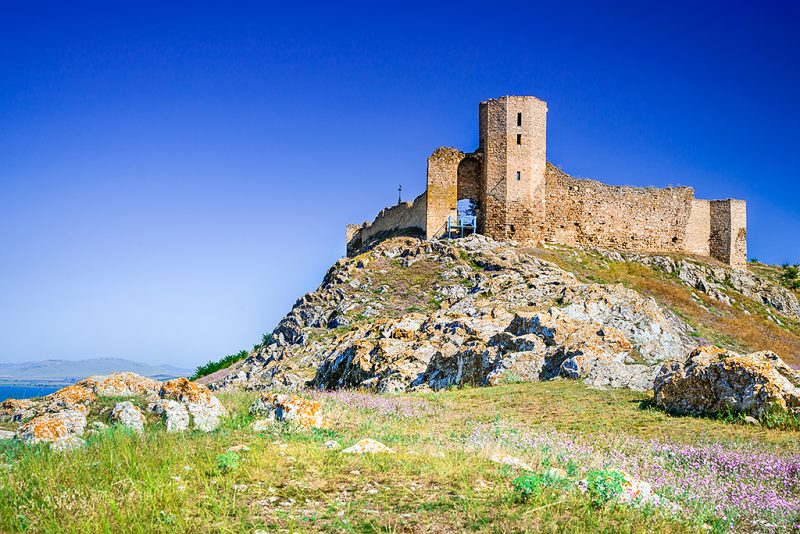 Descoperiți Frumusețile Ascunse ale României: Un Ghid pentru Călătorii Curioși
